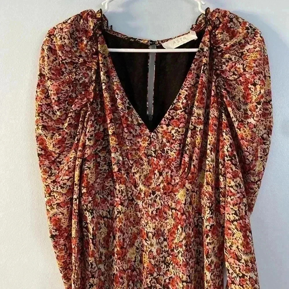 ASTR The Label Ruched Sleeve Floral Cottagecore Midi‎ Dress Small S Keyhole Back - Picture 5 of 12